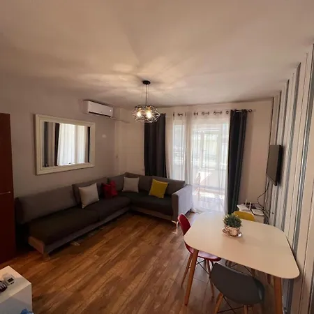 Apartment Beachfront In Durres